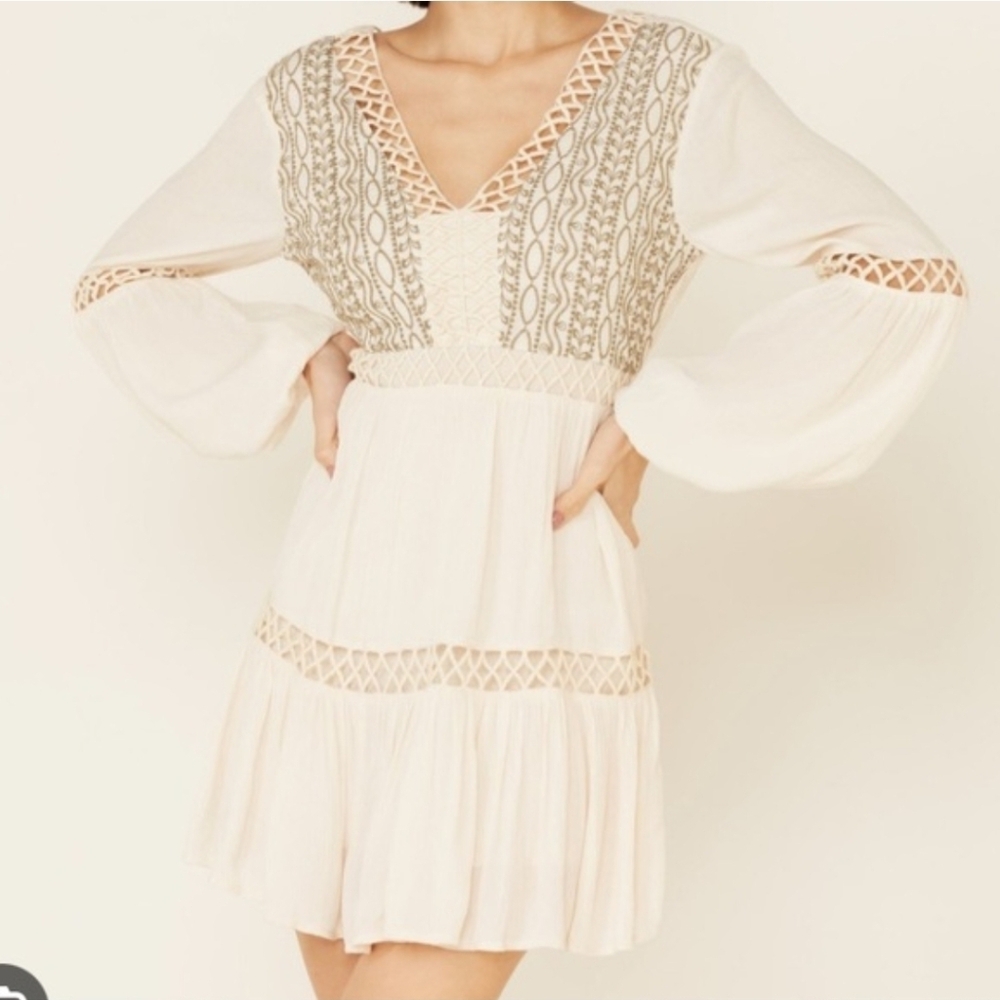 Shyanne boho cut out long sleeve mini dress embroidered ivory sage size medium